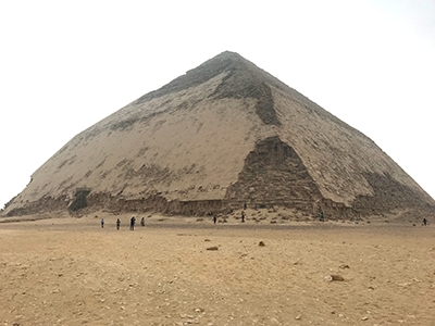 ダハシュールの屈折ピラミッド
